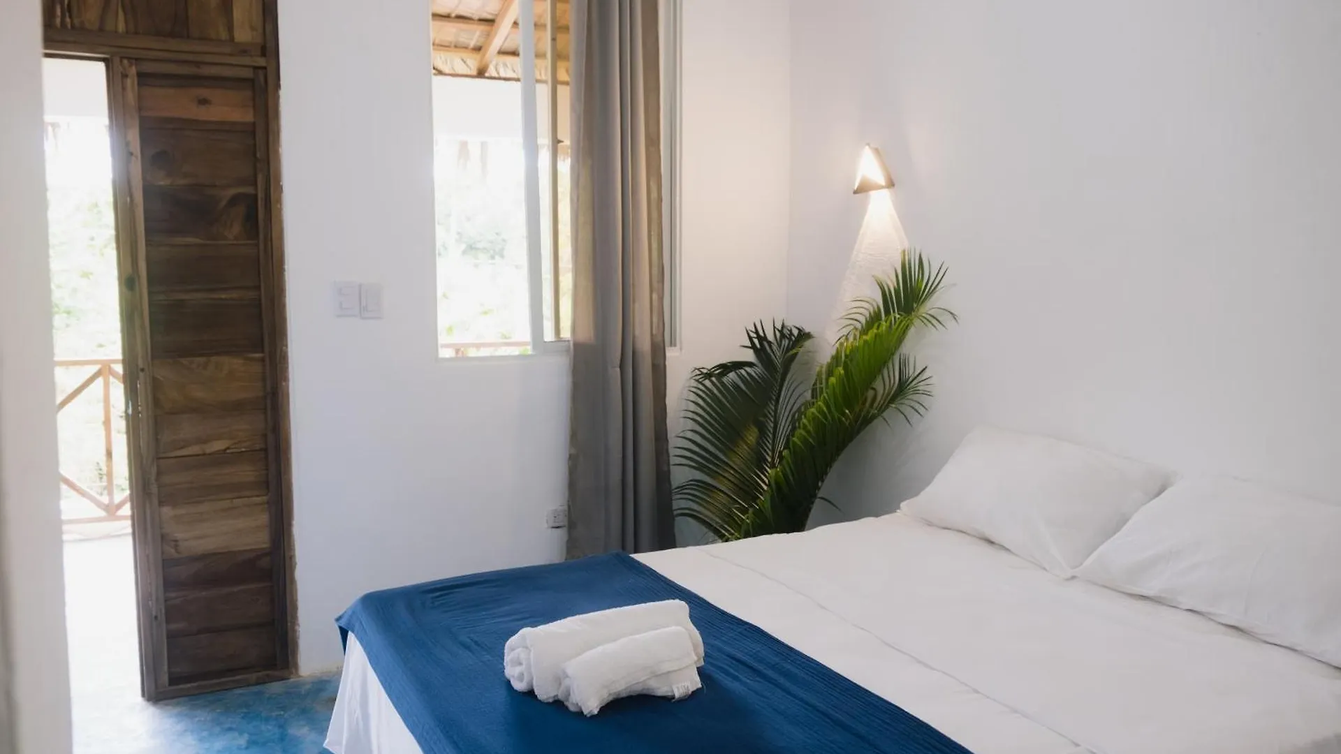 Parador El Ermitano Samana